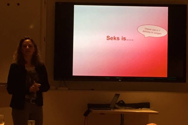 presentatie-susan-seksualiteit-bij-dementie-liefde-lust-of-last-238 - Afbeelding 3 van 9