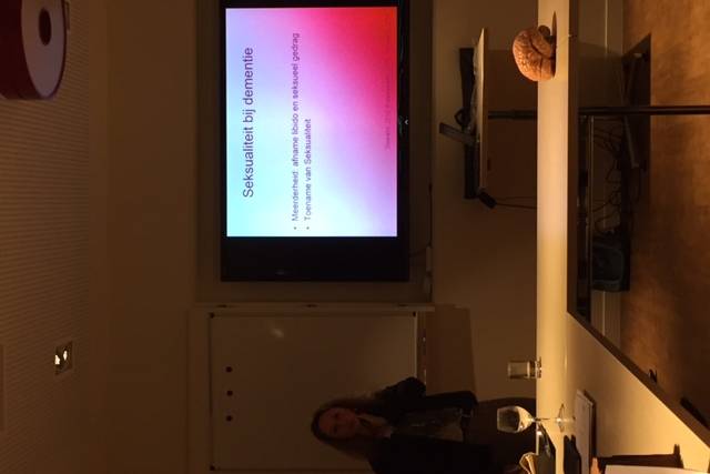 presentatie-susan-seksualiteit-bij-dementie-liefde-lust-of-last-239 - Afbeelding 4 van 9